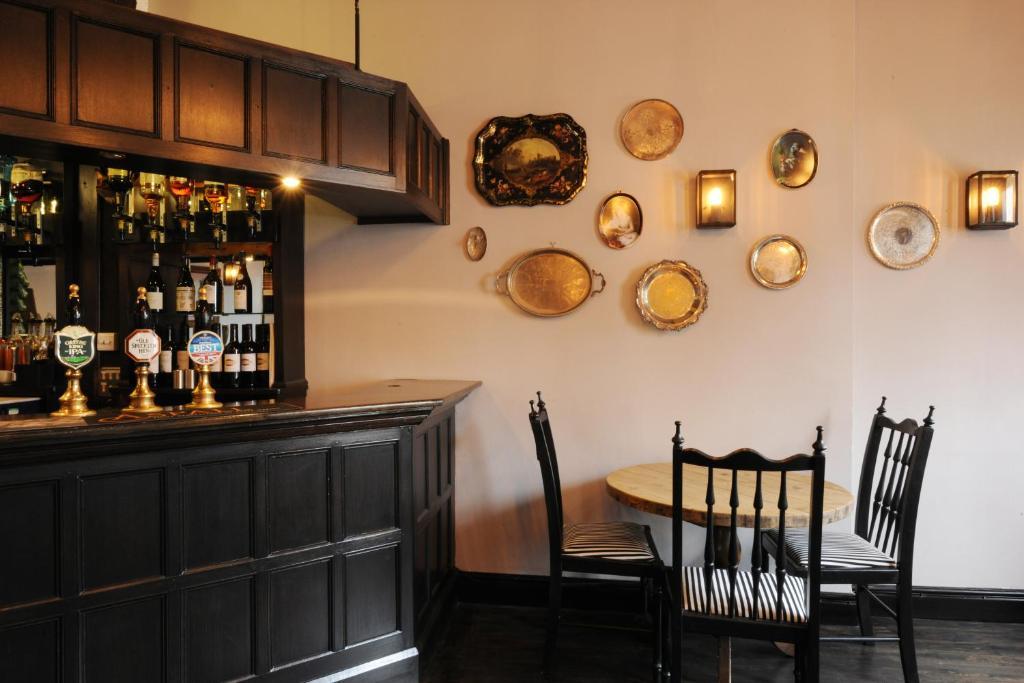 The Crown Hotel Фрамлингам Екстериор снимка